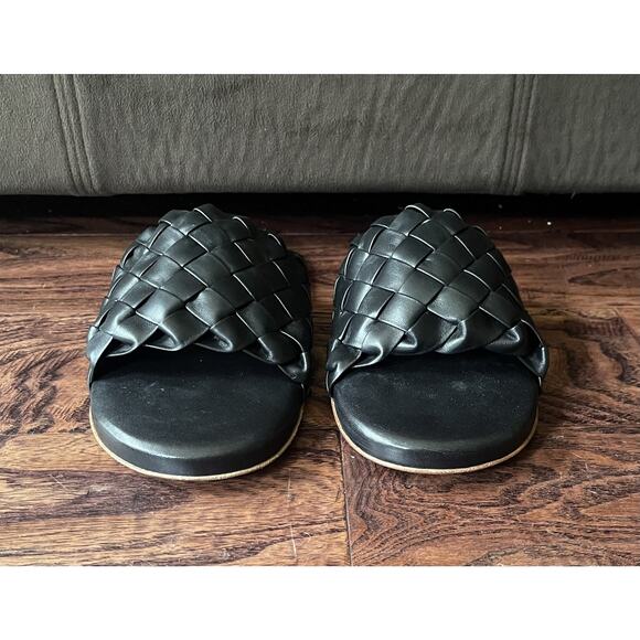 $1,195 NIB Bottega Black Veneta Weave Cassette Leather Sandals Size 41(8) main image 8